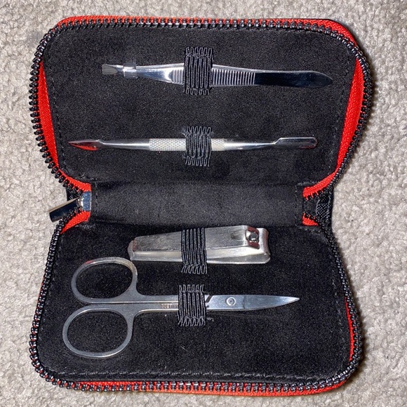 Rae Dunn Go Kit - 5 Piece Manicure Set - New with Tags 🏷️ - Picture 3 of 3